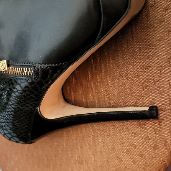 Michael Kors Booties Platform Heel - Picture 3 of 8